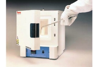 Thermo ScientificTM Lindberg/Blue MTM MoldathermTM 1100¯